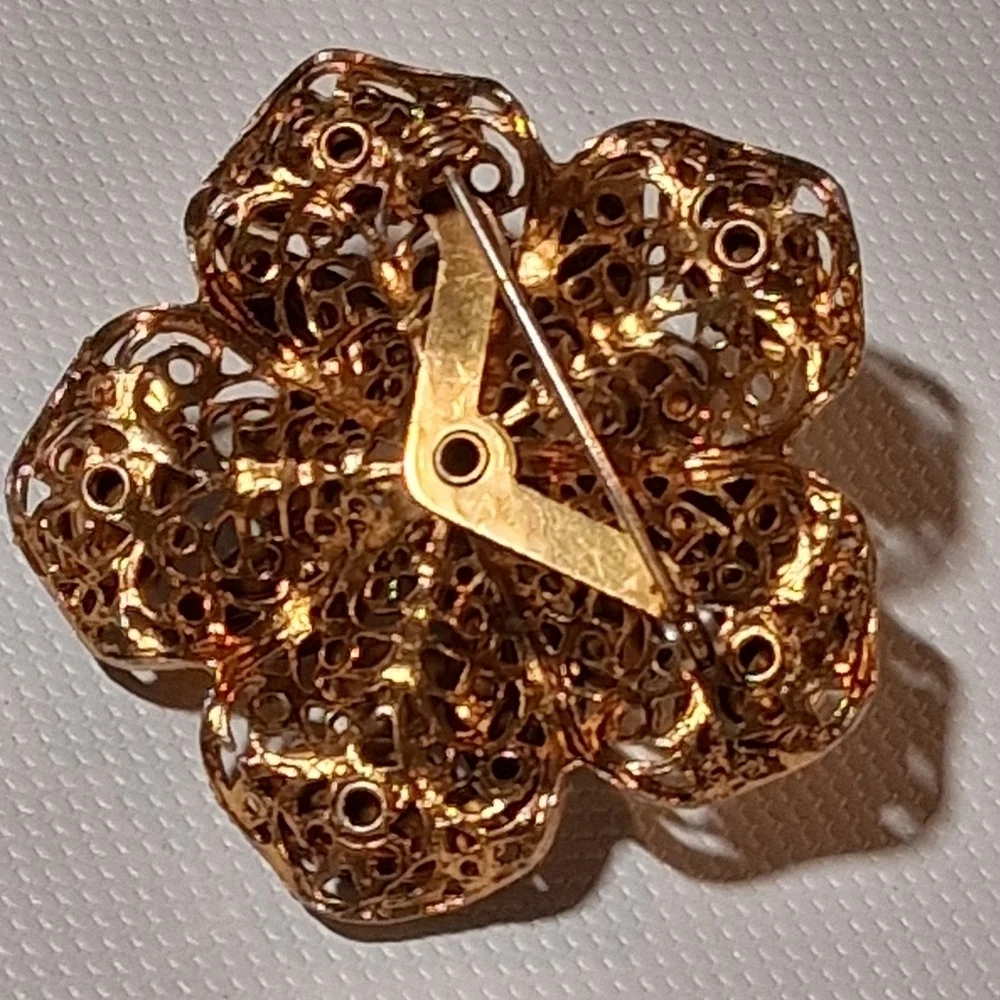 * Vintage Peacock Blue Rhinestones Flower Pin Brooch